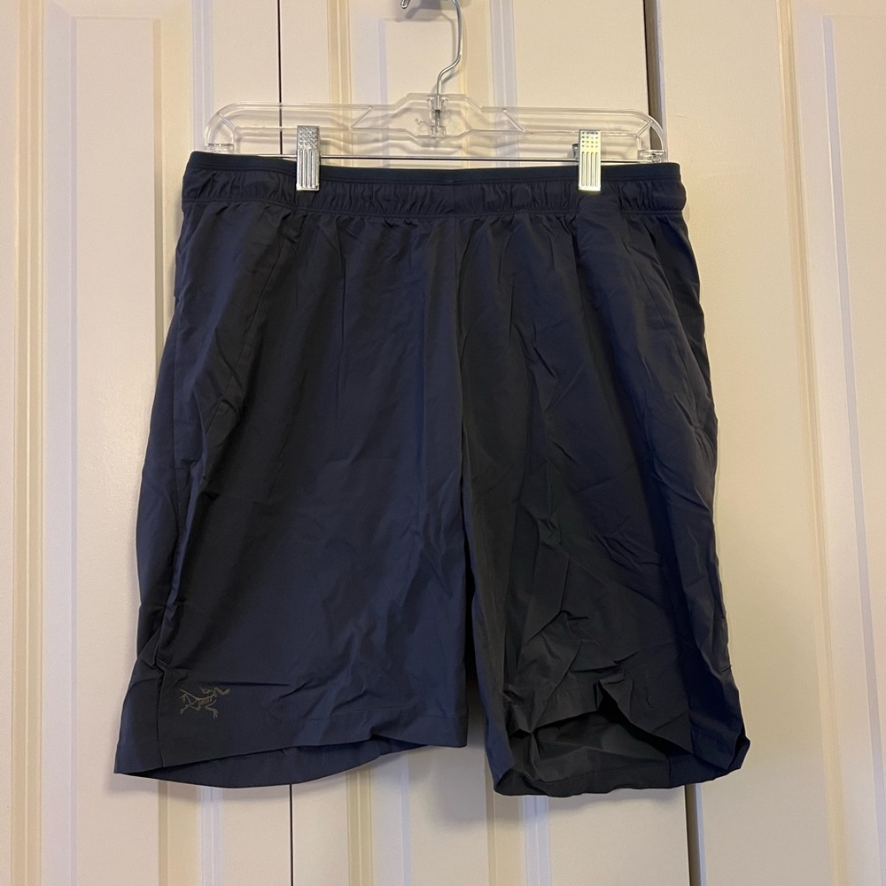 Arc’teryx Mens Incendio Shorts 9” Like New M Blue